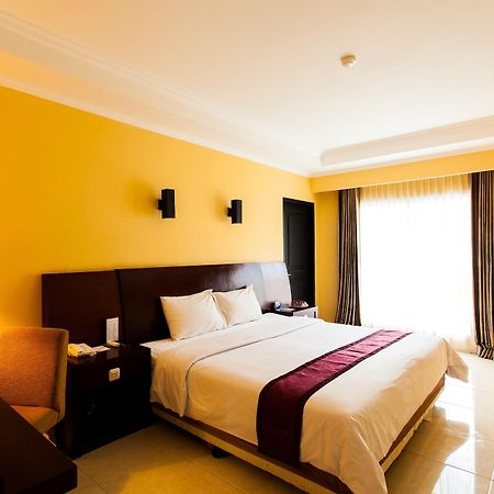 Aston Niu Manokwari Hotel & Conference Center Exterior photo