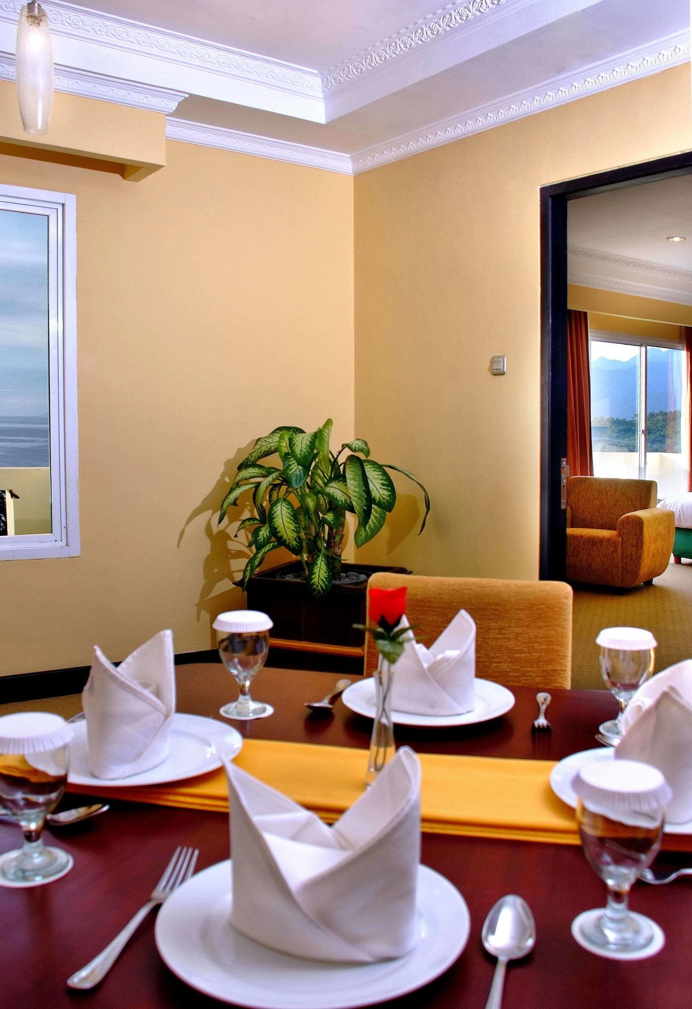 Aston Niu Manokwari Hotel & Conference Center Exterior photo