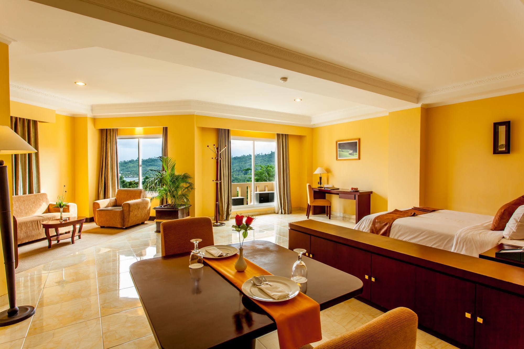 Aston Niu Manokwari Hotel & Conference Center Exterior photo