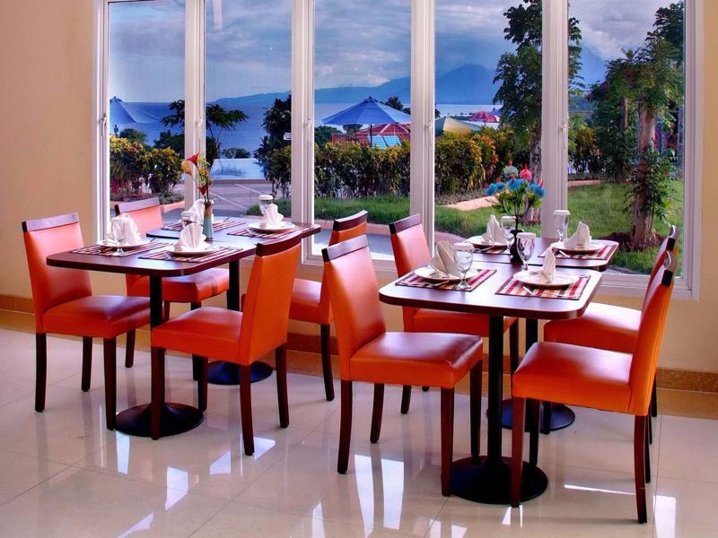 Aston Niu Manokwari Hotel & Conference Center Exterior photo